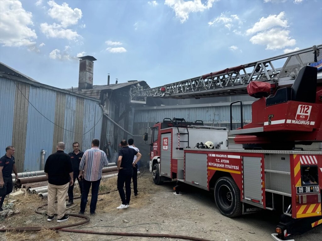 Aydın’da Fabrikada Çıkan Yangın Hasara Neden Oldu