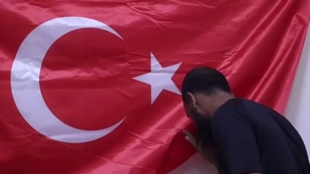 MİT’in Operasyonu: Bayrak Provokatörü Yakalandı