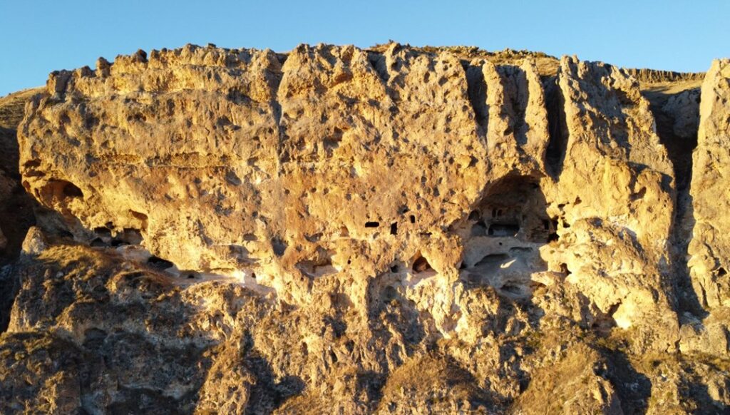 Erzurum’daki Kırk Pencereli Mağaralar Keşfediliyor