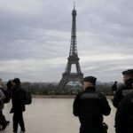 Eyfel Kulesi’nde Asansör Yangını: Turistler Tahliye Edildi