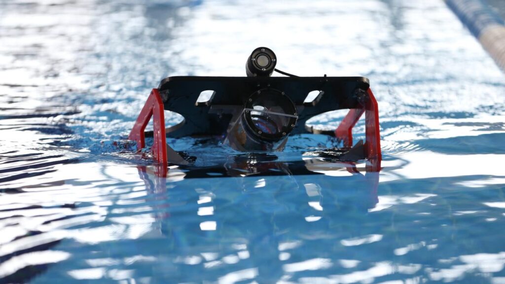 Lise öğrencilerinden su altı aracı: Akva