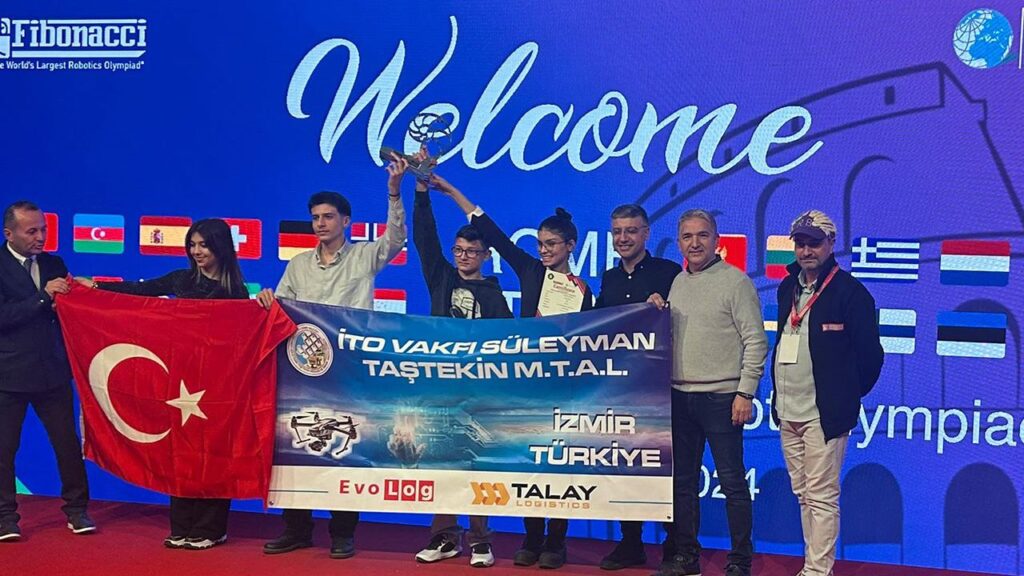 İzmirli Öğrencilerden Dünya Şampiyonlukları!