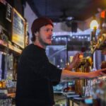 55 Bin Sterlinlik Bira: Gazetecinin Akılalmaz Macerası