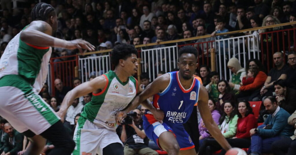 “Anadolu Efes Yalovaspor’u Deplasmanda Farkla Geçti”