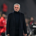 Mourinho’ya UEFA’dan şok ceza!