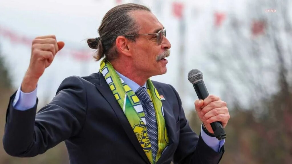 Kızılay’ın Kıyafet Dönüşüm Kutuları Projesi Tartışma Yarattı