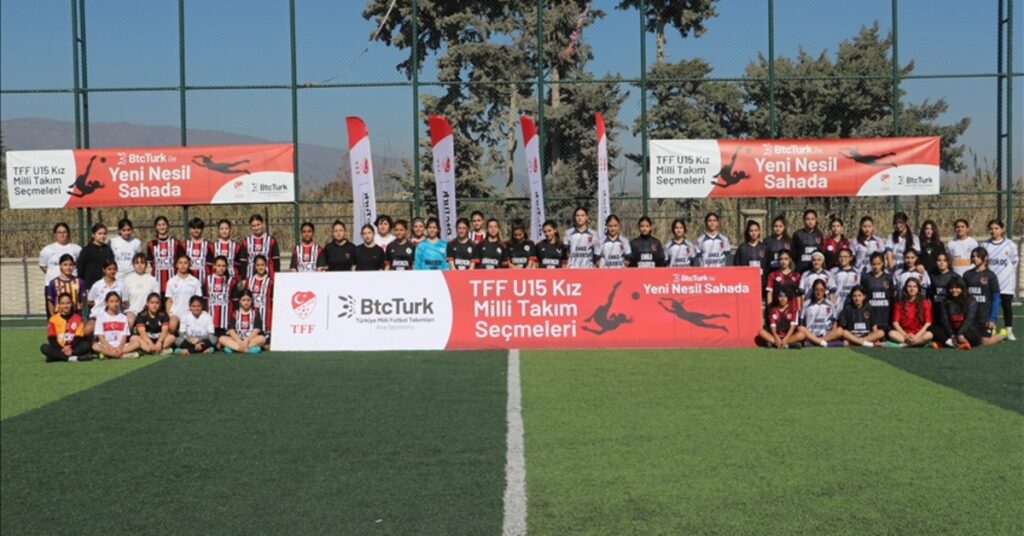 “Kız Çocukları Futbol Sahasında! Hatay’da Seçmeler Heyecanı”