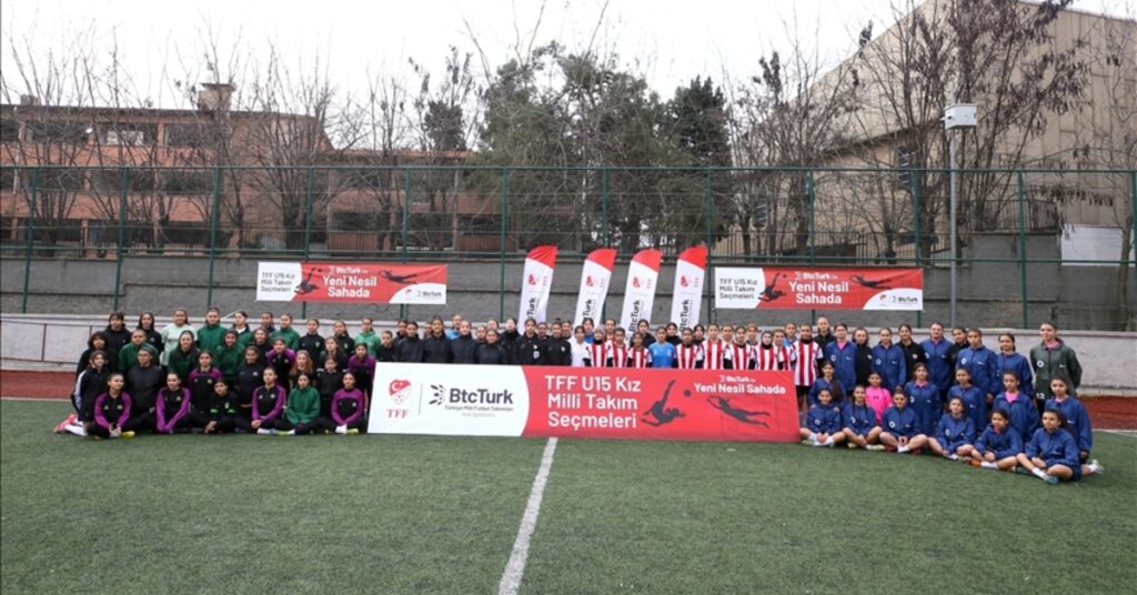 “Gaziantep’te Kız Futbolcular Milli Takım İçin Sahada!”