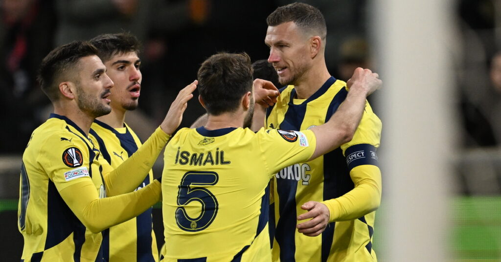 Fenerbahçe play-off’a yükseldi!