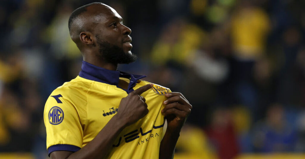 Ferencvaros, Owusu Kwabena’yı Transfer Etti!