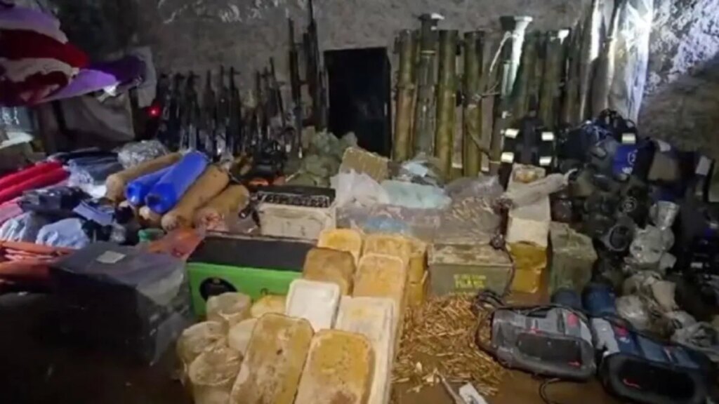 Pençe-Kilit Operasyonu’nda Teröristlere Ait Silahlar Ele Geçirildi