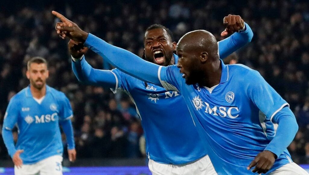 Napoli Juventus’u Devirdi, Liderlik Koltuğunda!