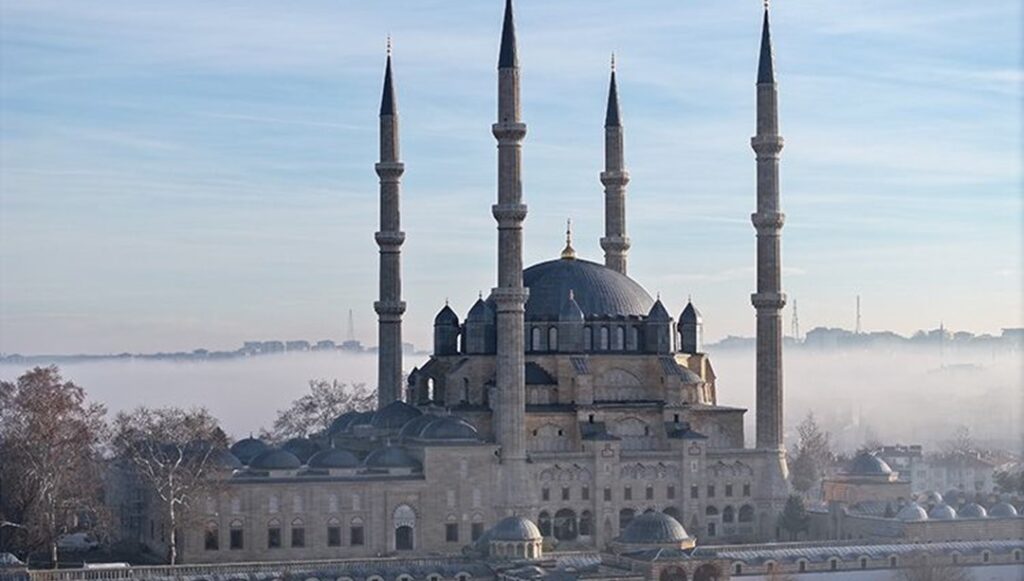 Selimiye Camisi Restorasyonu Çok Sayıda Ziyaretçi Çekiyor