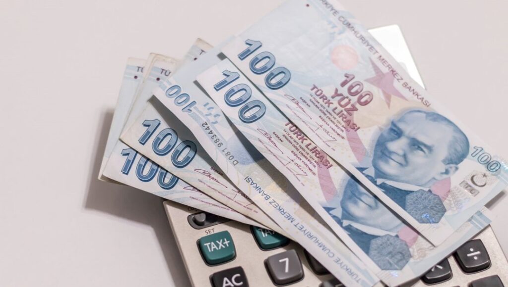 MEMURLARIN TALEBİ: REFAH PAYI İSTİYORLAR