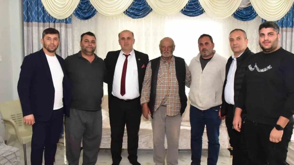 İncirliova Belediyesi Meclis Üyesi AK Parti’ye Katıldı