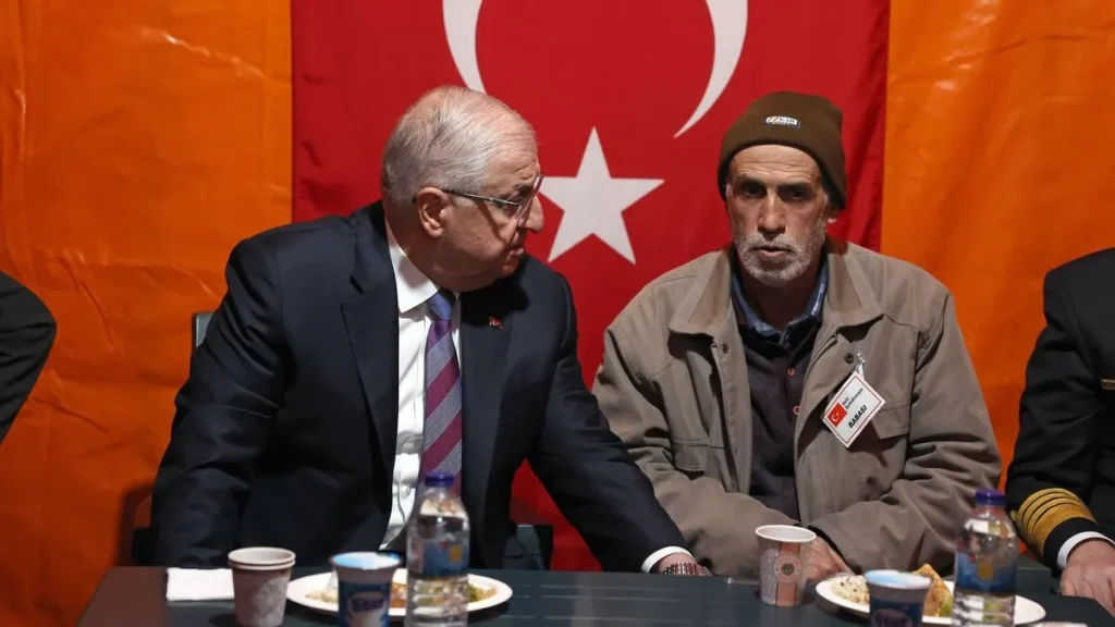 Bakan Güler’den Şehit Astsubay Uğur Akıncı’nın Ailesine Taziye Ziyareti