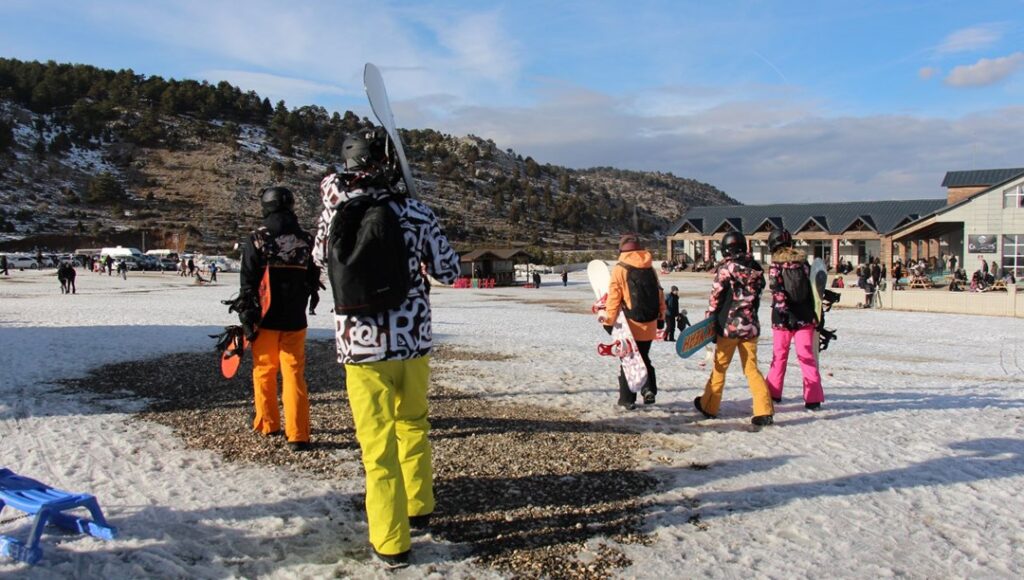 Davraz Kayak Merkezi’nde Kar Kalınlığı 2 Metreye Ulaştı!