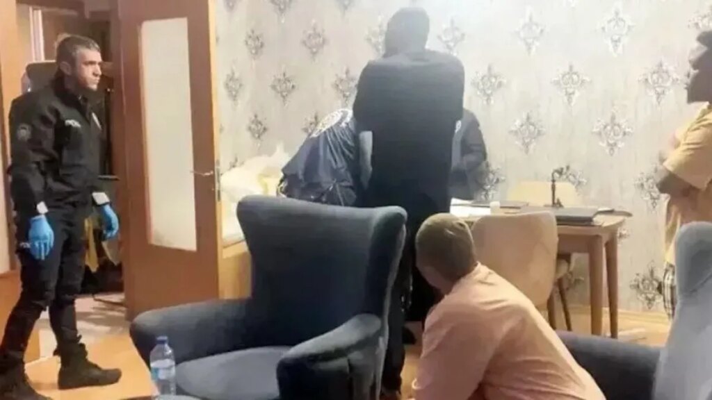 Flört Çetesinin Lideri Mağdurlardan Komisyon Aldı