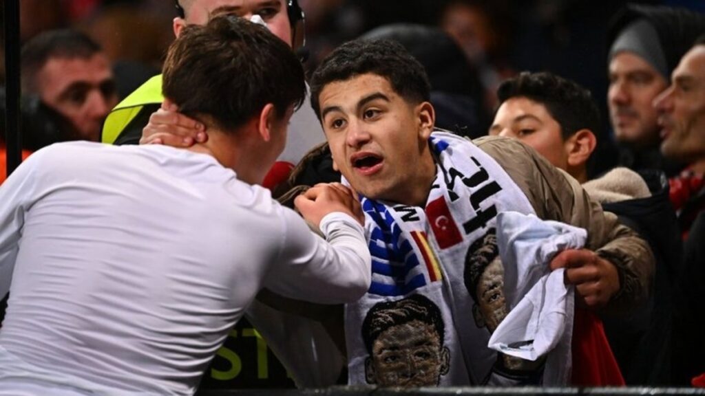 “Arda Güler’in Taraftarla Unutulmaz Diyalogu!”