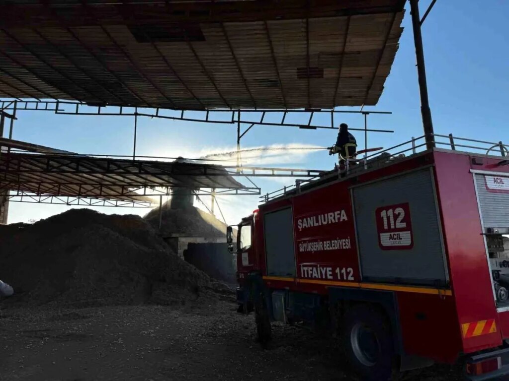 Şanlıurfa’da Çırçır Fabrikasında Korkutan Yangın