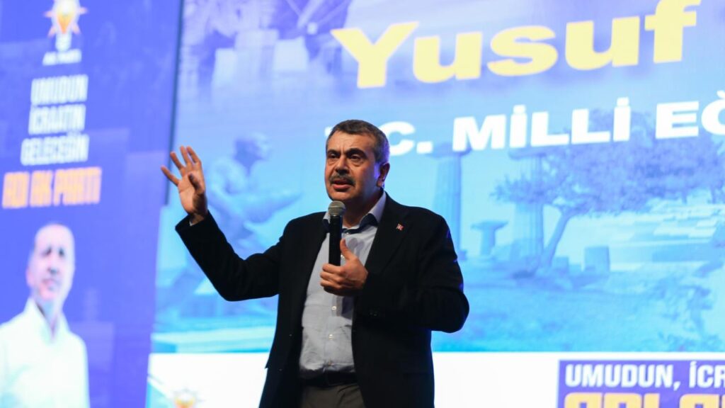 Bakan Tekin: Okullarımız örnek gösterilen ülkelerden daha güzel