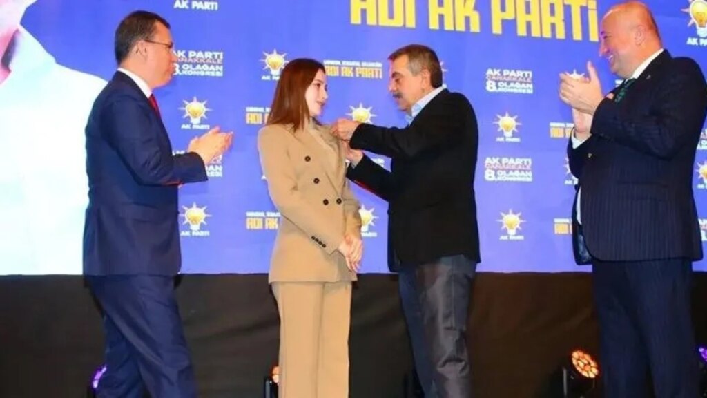 Türkiye’nin en genç belediye başkanı AK Parti’ye geçti