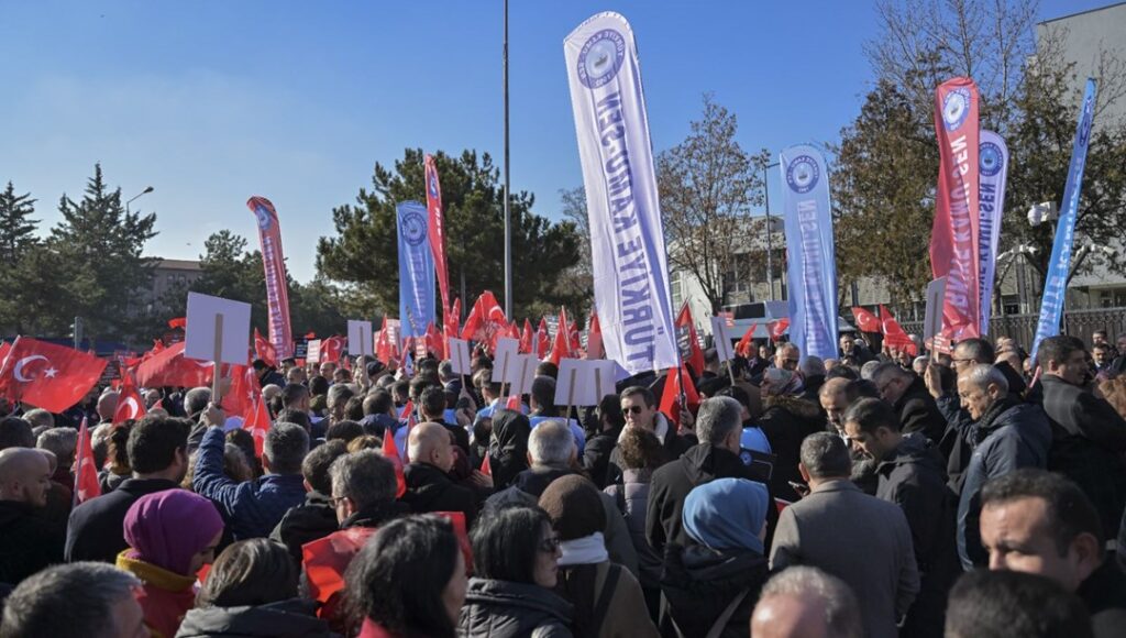 Memurlar Enflasyon Artışına Tepkili: Refah Payı Talebi!