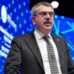 Bakan Tekin’den Özel Okullara Fahiş Fiyat Uyarısı