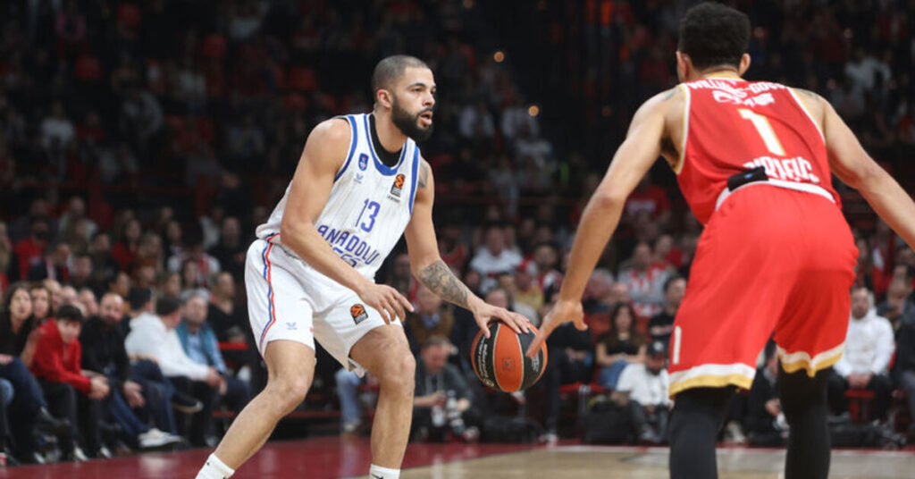 Anadolu Efes Olympiakos’a 92-89 mağlup oldu