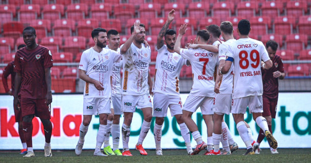 Antalyaspor, Hatayspor’u deplasmanda 3-2 yendi