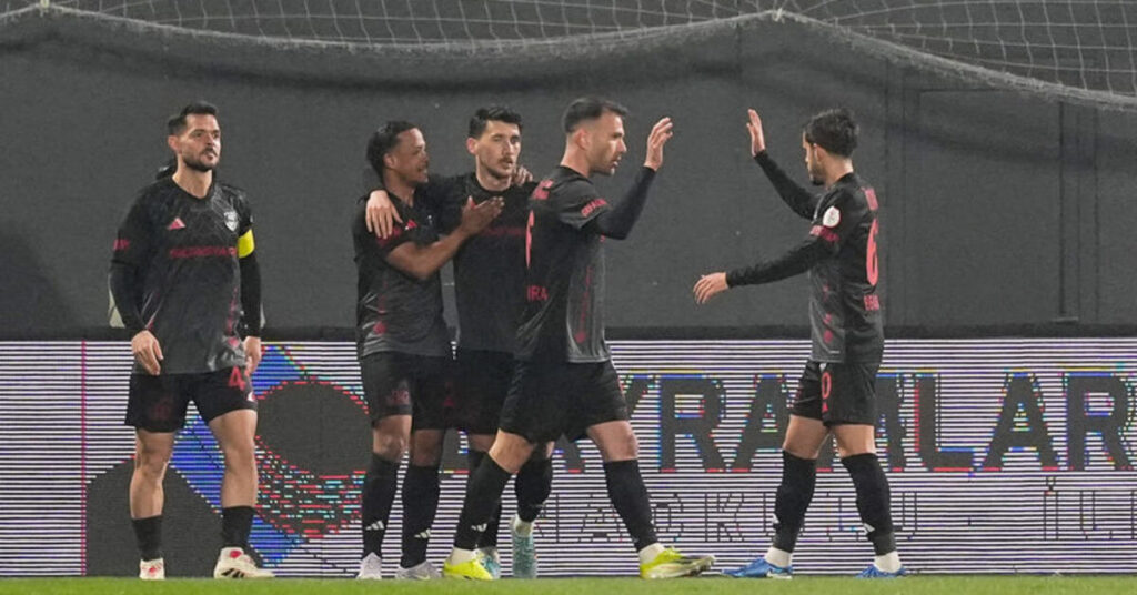 Pendikspor, Adanaspor’u 1-0 mağlup etti!
