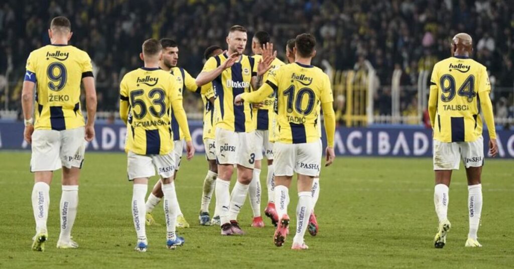 Fenerbahçe, Erzurumspor FK karşısında zirve peşinde!
