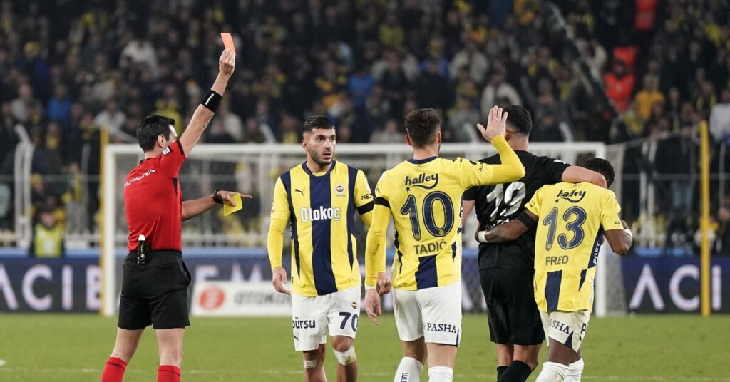 “Futbol Federasyonu Sevk Kararları Açıklandı!” “Yeni Araştırmaya Göre: İnsanlar Günde 8 Saatten Fazla Uyursa Daha Mutlu Oluyor”