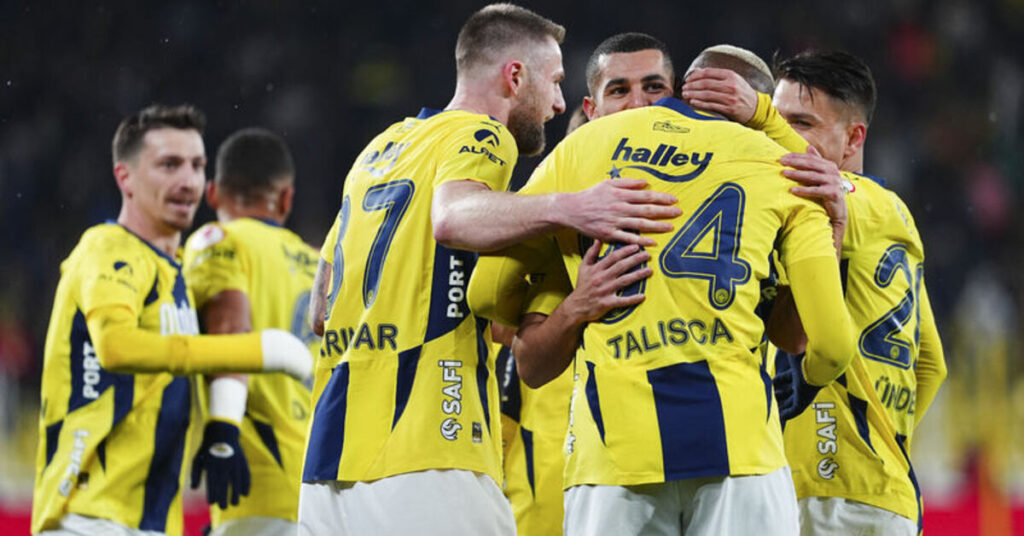 “Fenerbahçe Erzurumspor’u 5-0’la geçti!” “Son Dakika: Olay Yerindeki Muhabirimizden Canlı Yayın!”