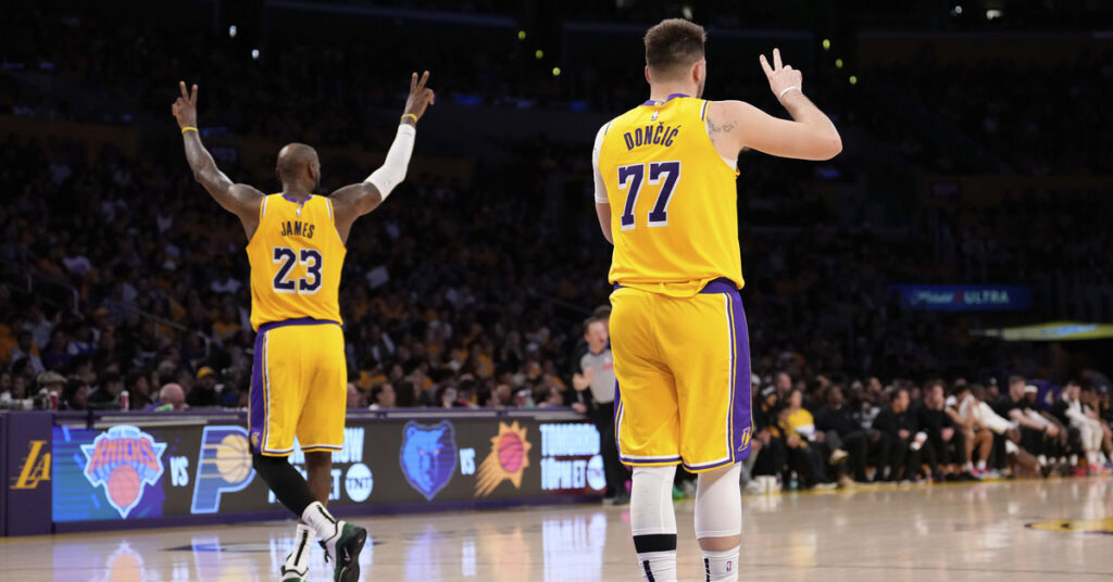 “LeBron James Lakers’ı Sürükledi, Jazz’a Fark Attı”