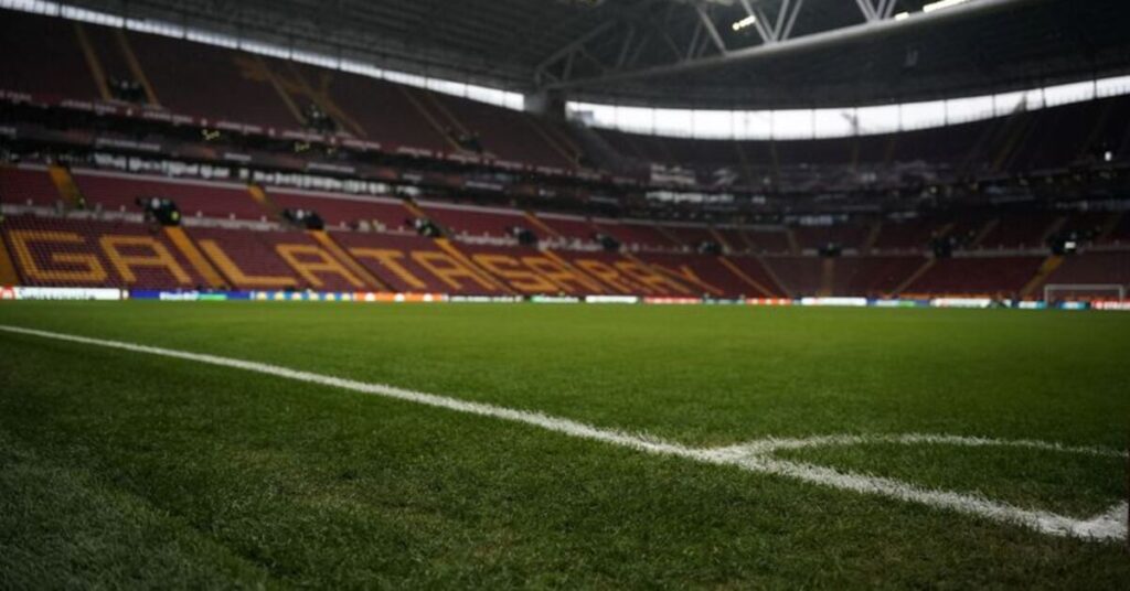 Galatasaray – AZ Alkmaar Maçı Kar Altında mı?