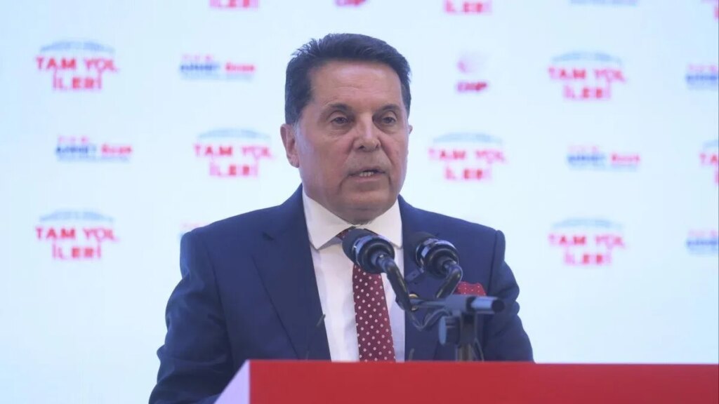 CHP’li eski Belediye Başkanı Ahmet Özer’in gözaltı görüntüleri olay yarattı