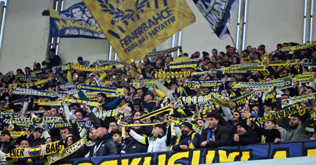 Fenerbahçe’ye Tribün Kapatma Cezası!