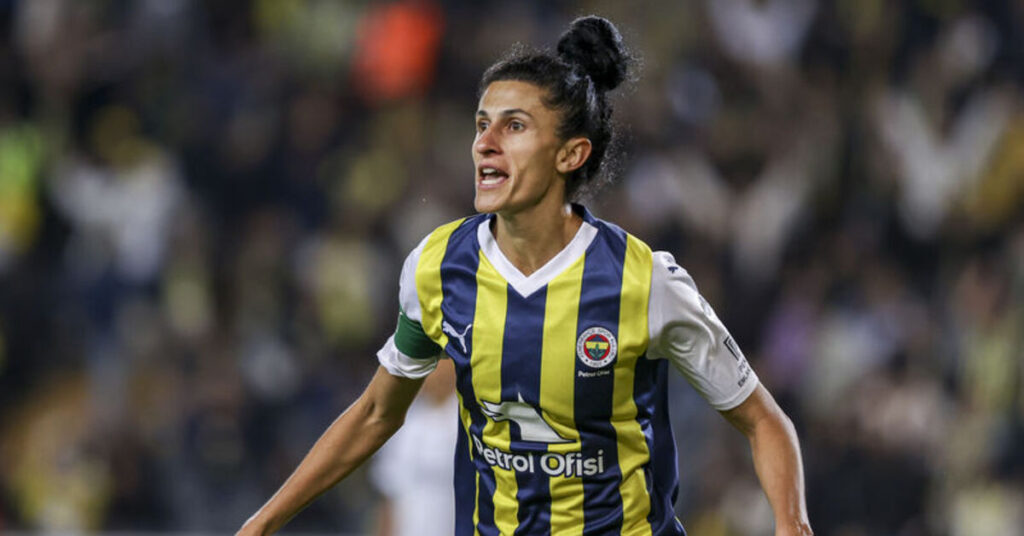 “Yağmur Uraz: Şampiyonluk İlk Hedefim”