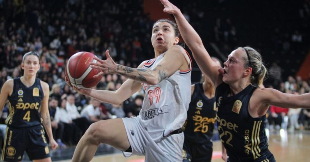 ÇİMSA ÇBK Mersin, Fenerbahçe Opet’i evinde yendi