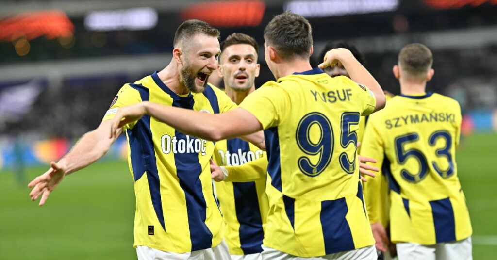 Fenerbahçe, Galatasaray Derbisinde Lideri devirmek için sahada!
