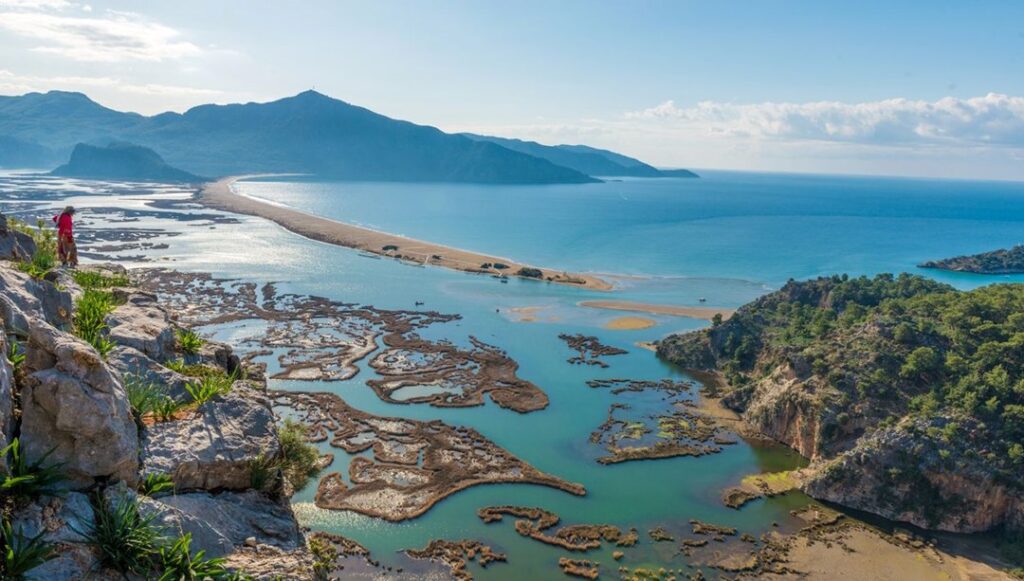 Tripadvisor’dan Türkiye’ye övgü: Avrupa’nın en iyi plajları listesinde 2 Türk plajı var!