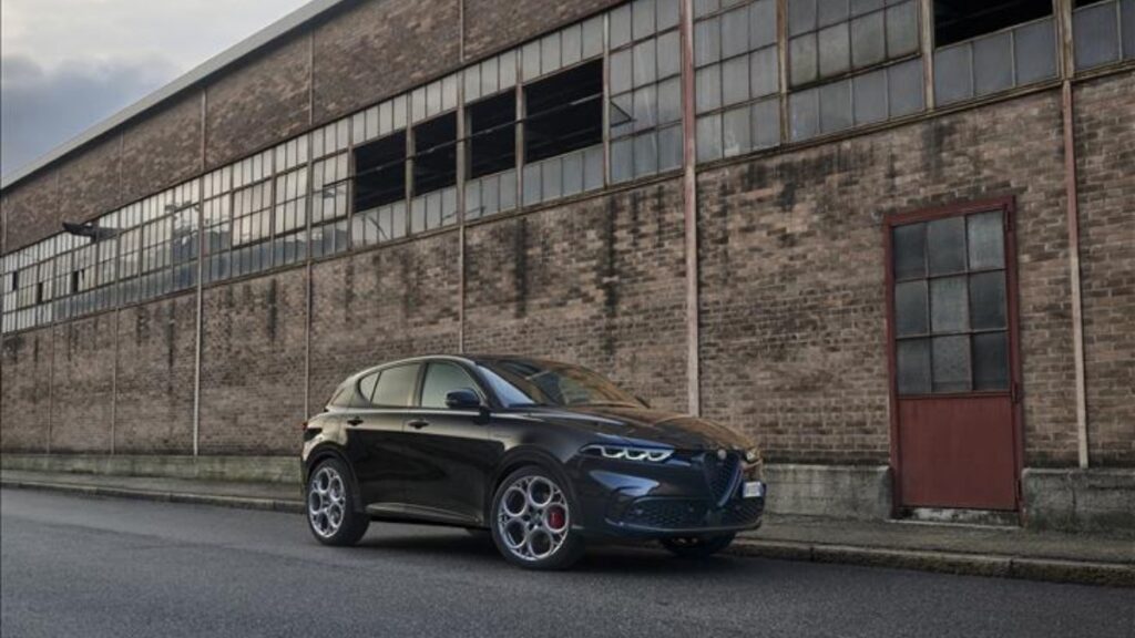 Alfa Romeo Tonale: 2025’in En İyi Tasarımı Ödülü!