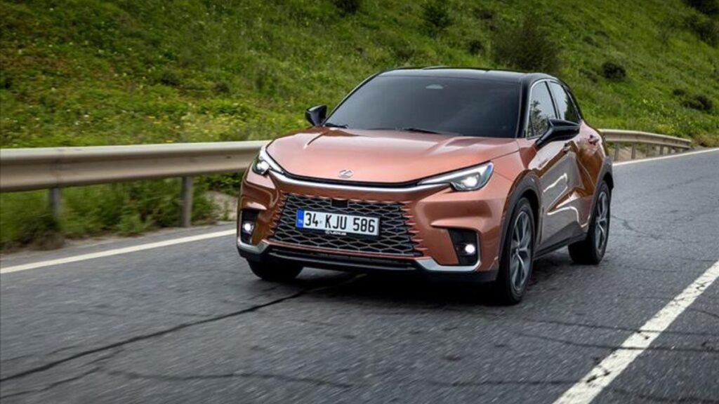 Lexus’un Yeni Hibrit ve Elektrikli Modelleri Satışa Sunuldu