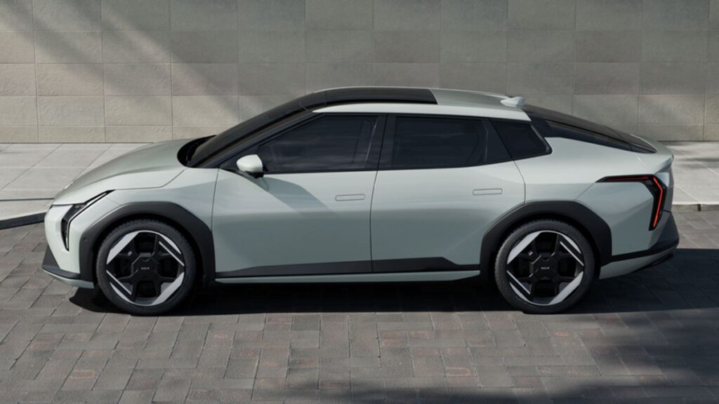 Kia’nın Yeni Elektrikli Modeli EV4 İçin Son Görüntüler!