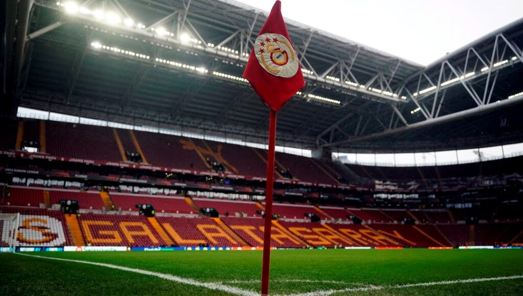 Galatasaray – AZ Alkmaar maçı için zemin hazır!