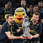 Fenerbahçe Beko, Beşiktaş Fibabanka’yı 104-81 yenerek kupanın sahibi oldu!