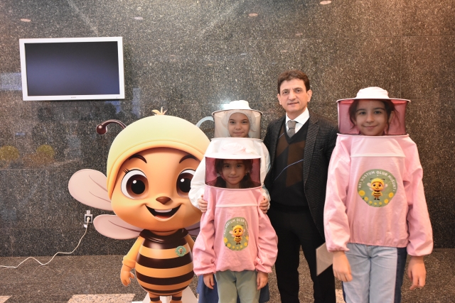 Türkiye’de Arıcılık Sektörüne Destek: 14. Arıcılık Fuarı Başladı