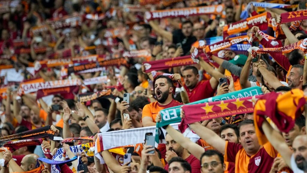 Galatasaray-Fenerbahçe Derbisi Biletleri Tükendi!