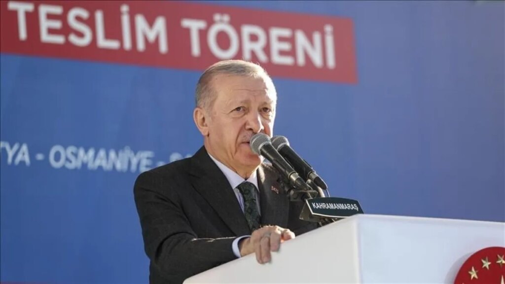44 Kurum ve Kuruluşa Plaket Şöleni